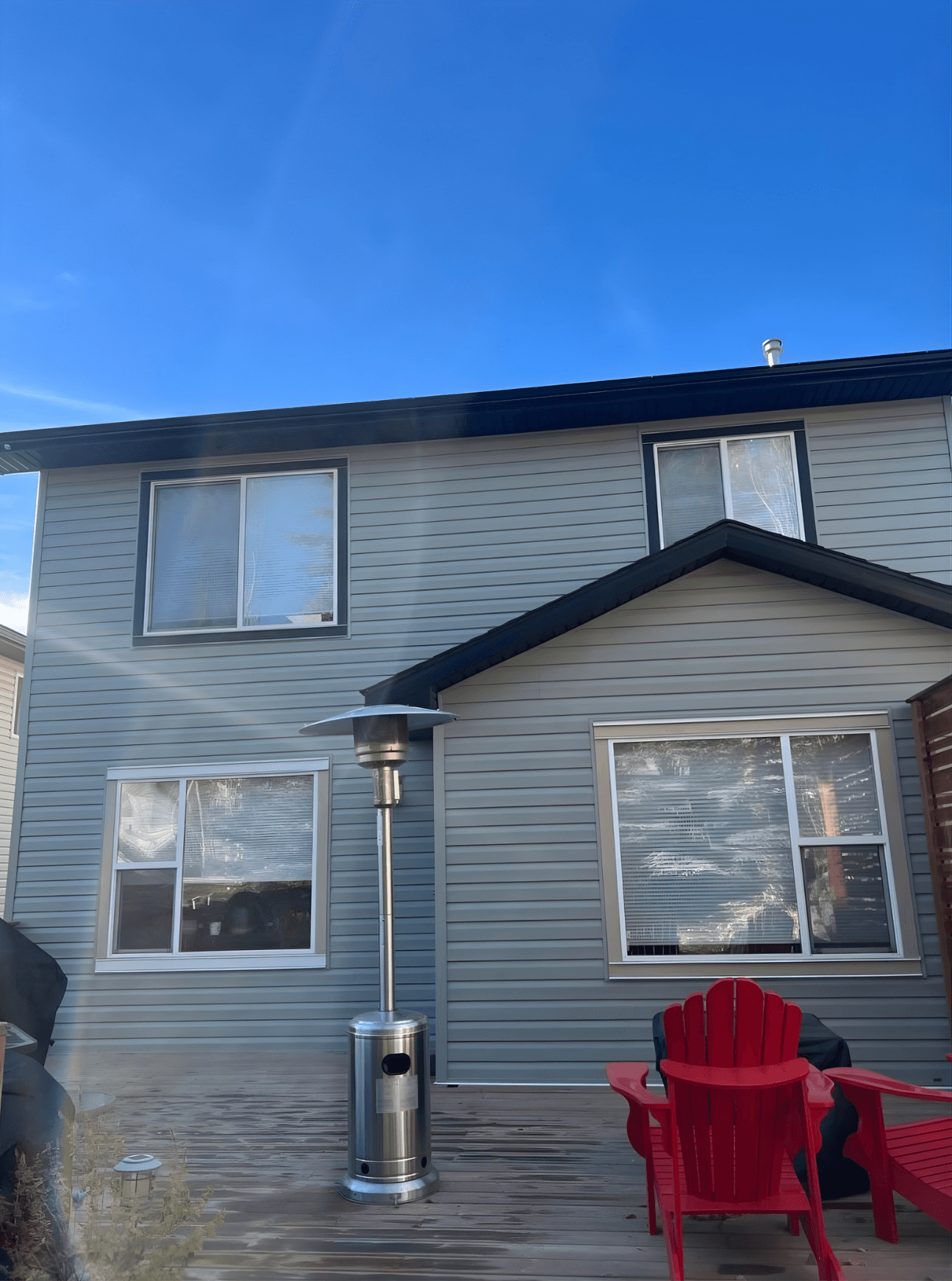 Exterior restoration following hail damage, including full vinyl siding replacement and Smart Trim detailing. Built to restore appearance, improve durability, and handle future weather exposure.