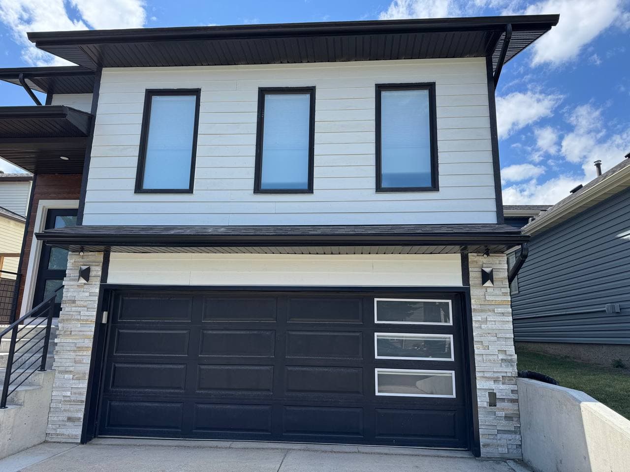 Full exterior renovation replacing outdated vinyl siding with durable Hardie board. The upgrade enhances curb appeal while significantly improving protection and long-term performance.